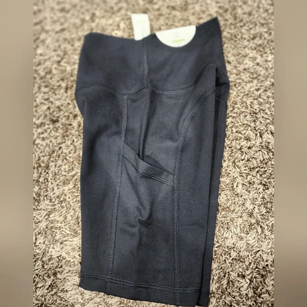 NWT OFFliNE the huGGeR BiKE SHORT 7